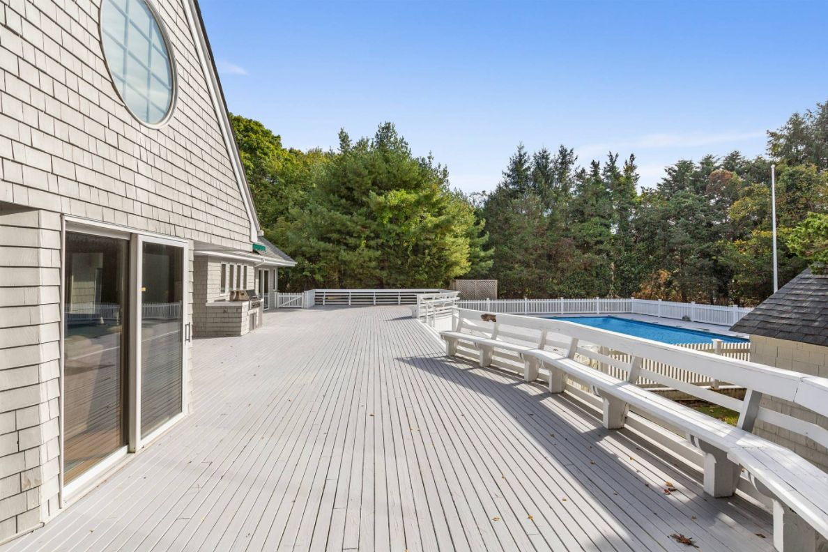 177 South Country Road Remsenburg, NY 11960 - Photo 15 of 16