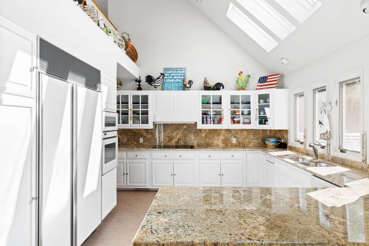 177 South Country Road Remsenburg, NY 11960 - Photo 6 of 16