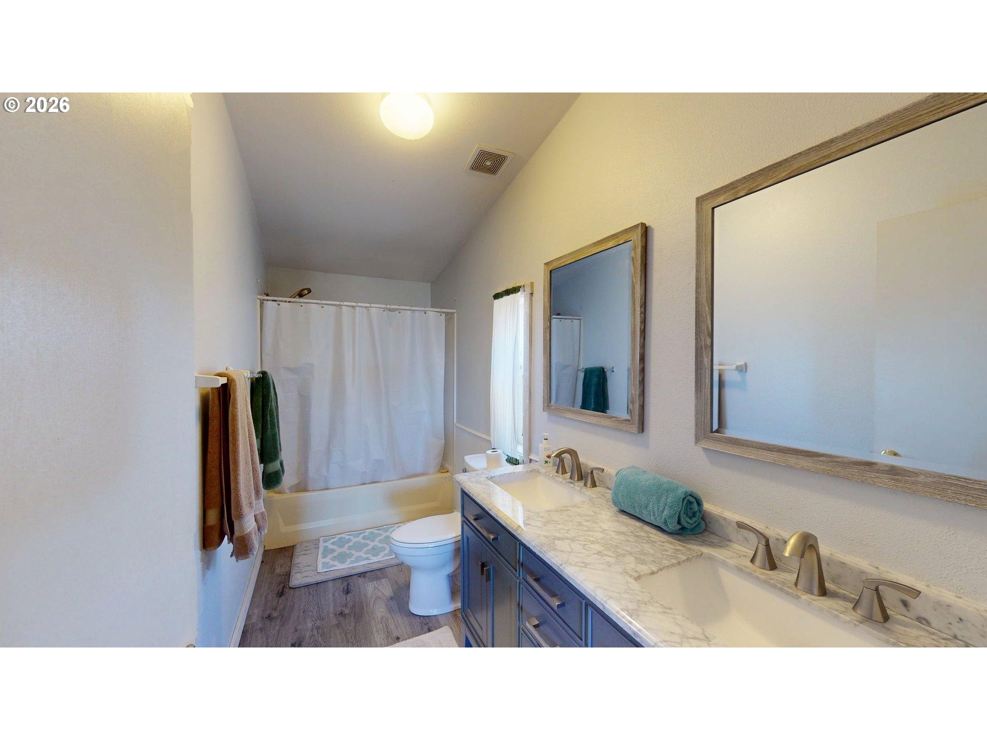 94515 Hayden Road Gold Beach, OR 97444 - Photo 15 of 36 Owner's Suite Bathroom