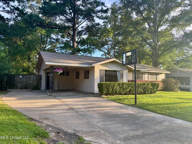 $99,900 | 3221 46th Street, Meridian, MS 39305