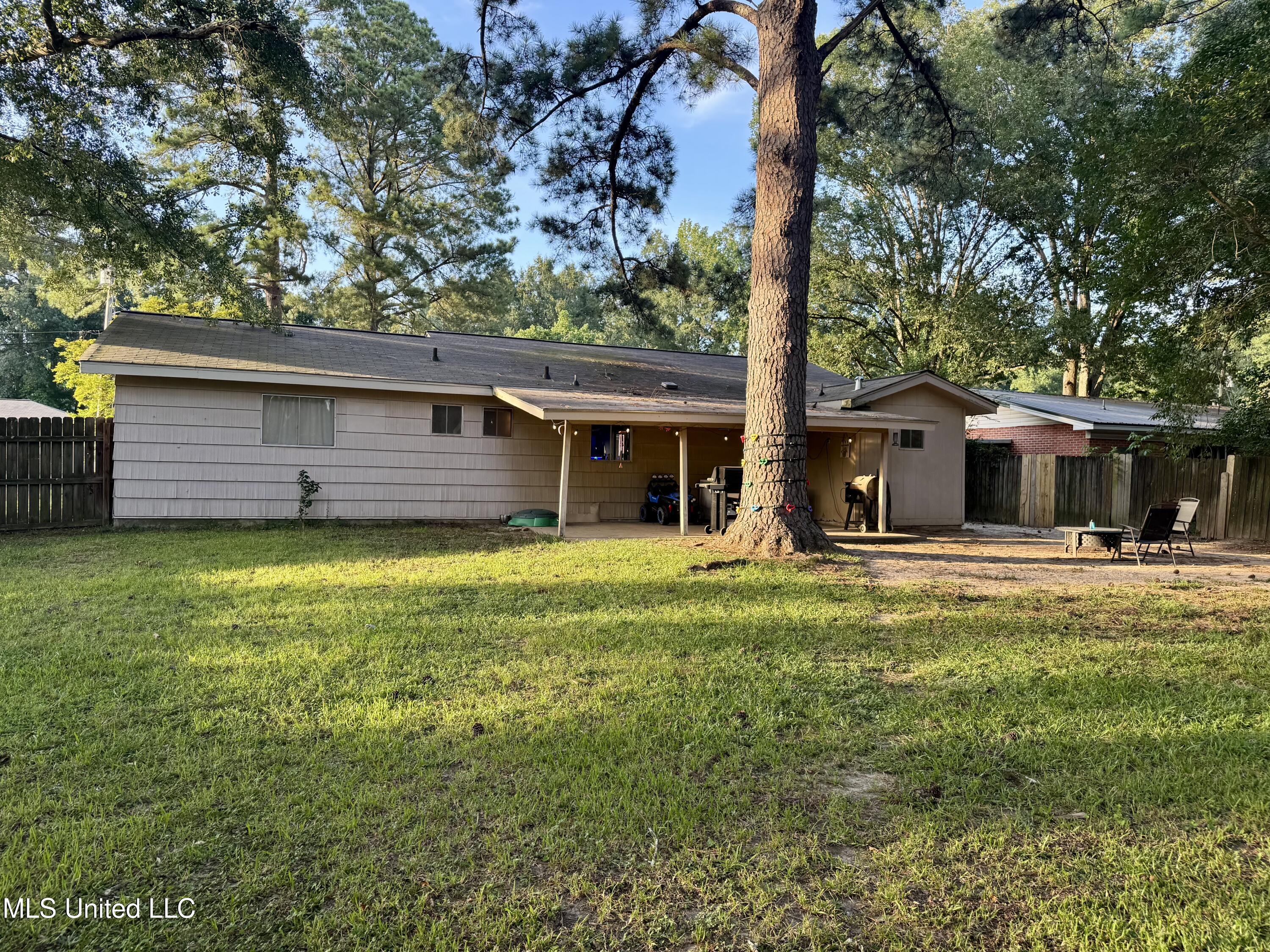 3221 46th Street Meridian, MS 39305 - Photo 39 of 41 IMG_5704