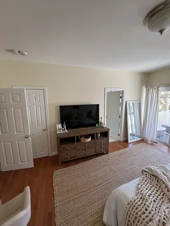 $4,550 | 39 O Street, Unit 1, Boston, MA 02127