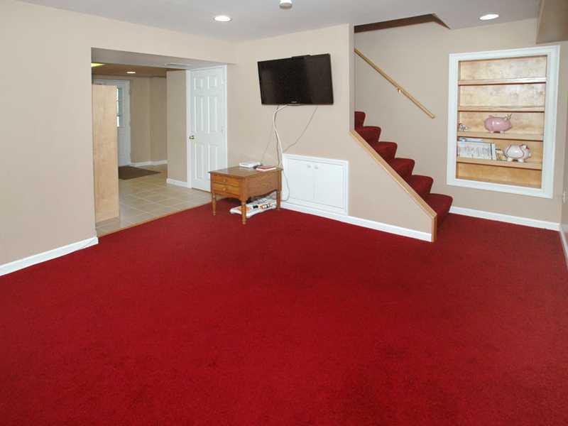 4490 New Texas Road Plum, PA 15239 - Photo 11 of 20 Den/Family/Great Room.