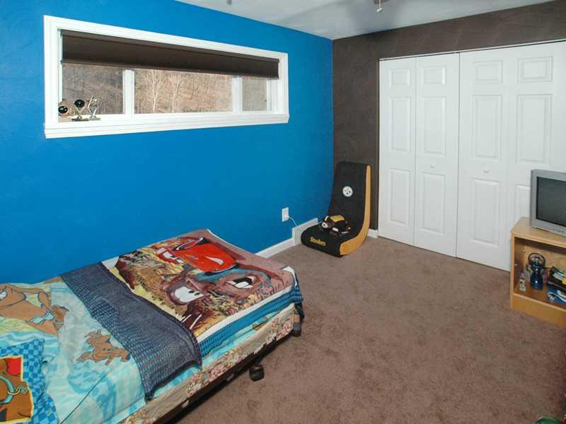 4490 New Texas Road Plum, PA 15239 - Photo 16 of 20 Bedroom.