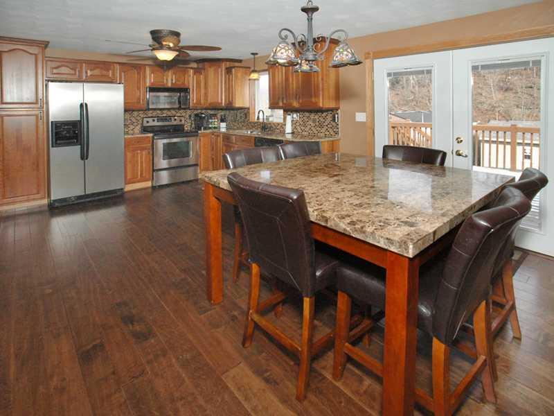 4490 New Texas Road Plum, PA 15239 - Photo 6 of 20 Kitchen.
