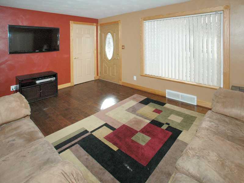 4490 New Texas Road Plum, PA 15239 - Photo 7 of 20 Living Room.