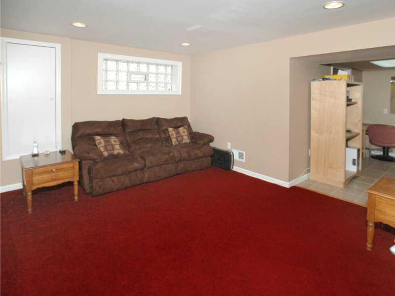4490 New Texas Road Plum, PA 15239 - Photo 10 of 20 Den/Family/Great Room.