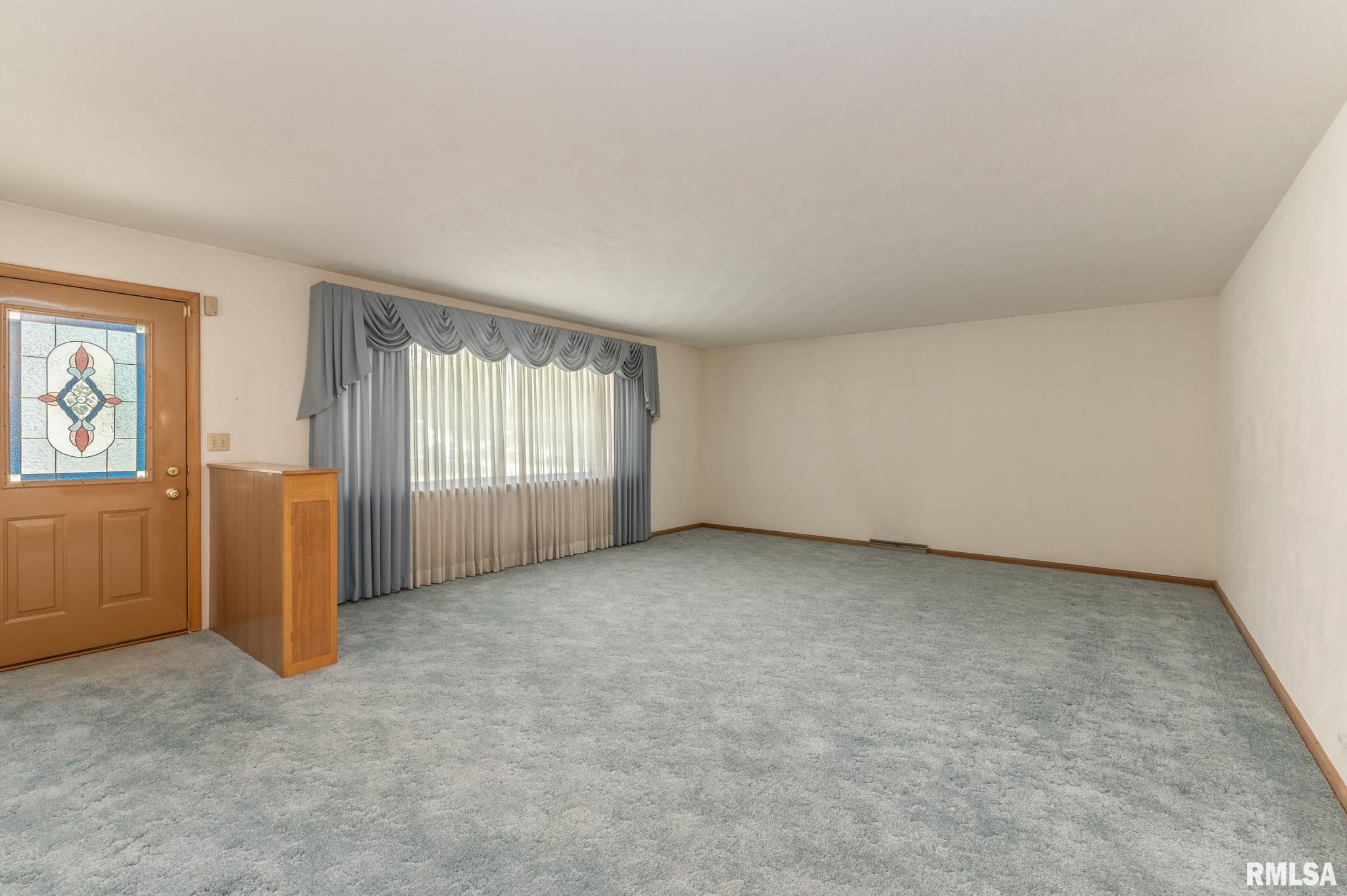 824 South Spring Street Geneseo, IL 61254 - Photo 4 of 18 Gallery Image 4