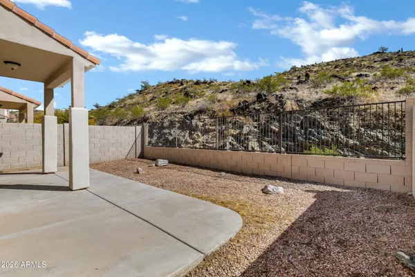 a view of terrace with sky view