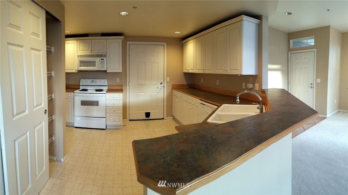425 South 46th Place, Unit B Renton, WA 98055 - Photo 6 of 21