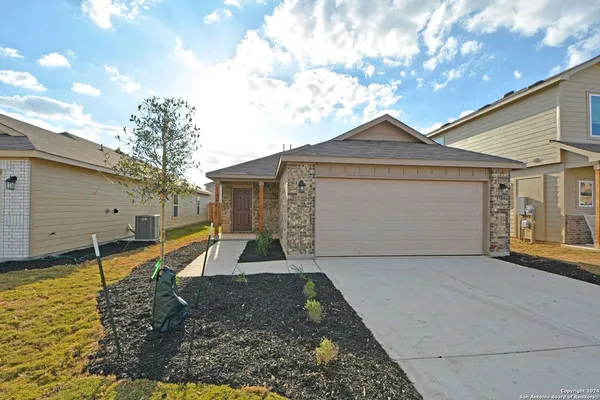 $1,595 | 1136 Whitneyway Lane, New Braunfels, TX 78130