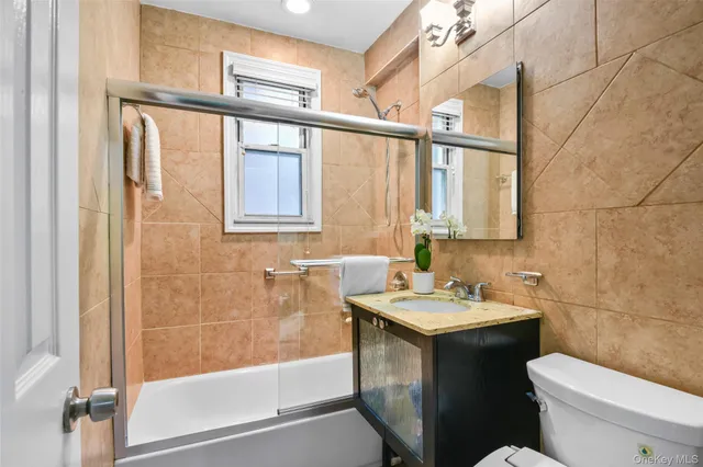 $330,501 | 315 Palmer Terrace, Unit 1D, Mamaroneck, NY 10543