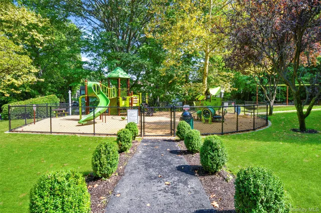 $330,501 | 315 Palmer Terrace, Unit 1D, Mamaroneck, NY 10543