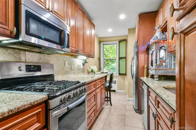 $330,501 | 315 Palmer Terrace, Unit 1D, Mamaroneck, NY 10543