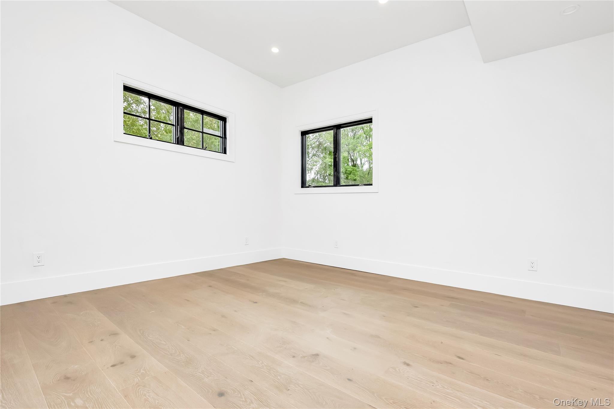 523 Long Beach Road St. James, NY 11780 - Photo 33 of 47