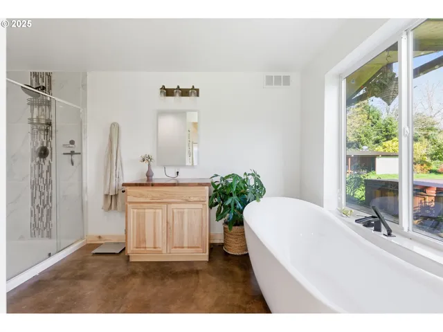 a view of a livingroom with furniture