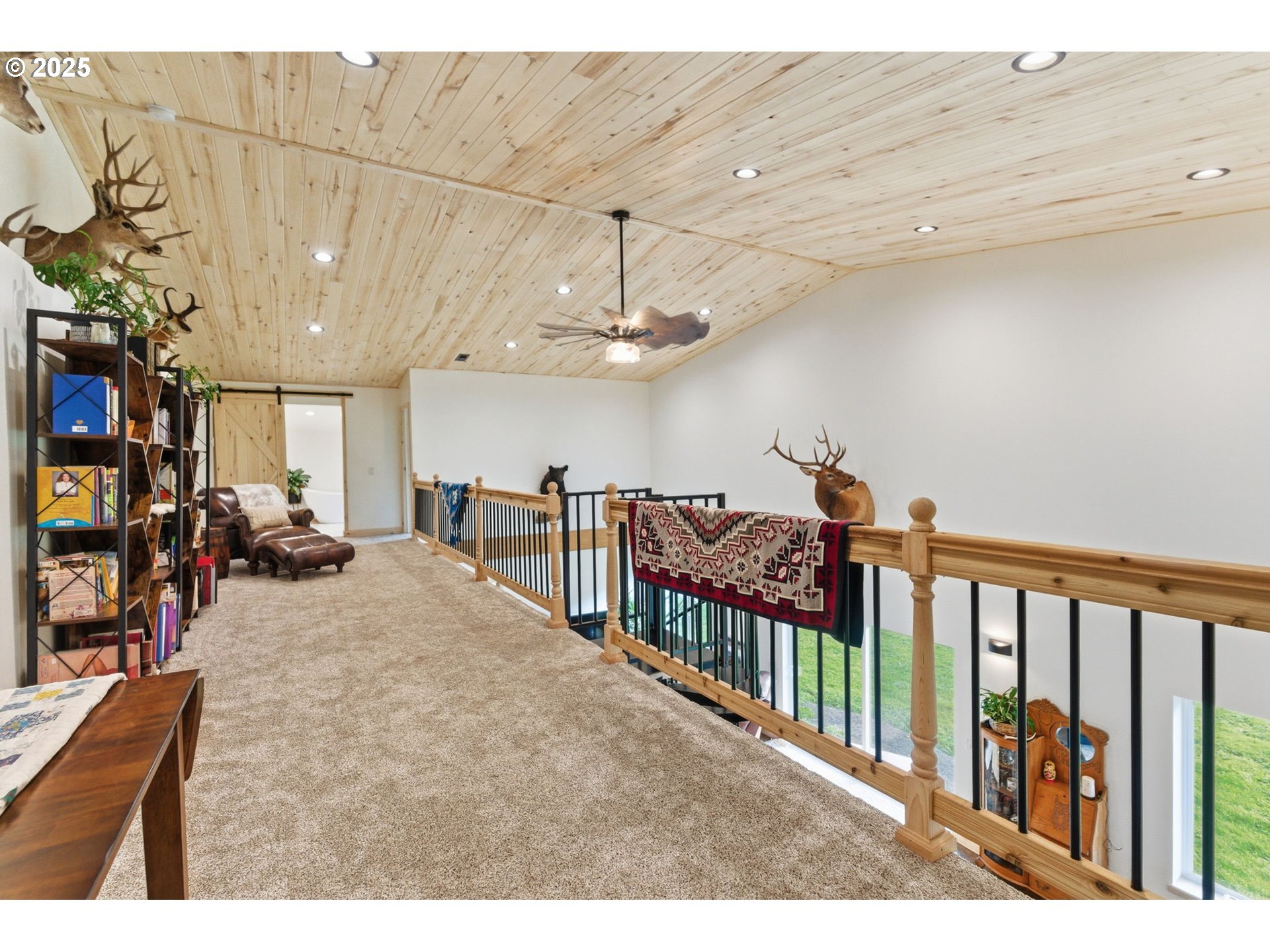 314 East Valley Road Skamokawa, WA 98647 - Photo 22 of 46 a view of a hallway