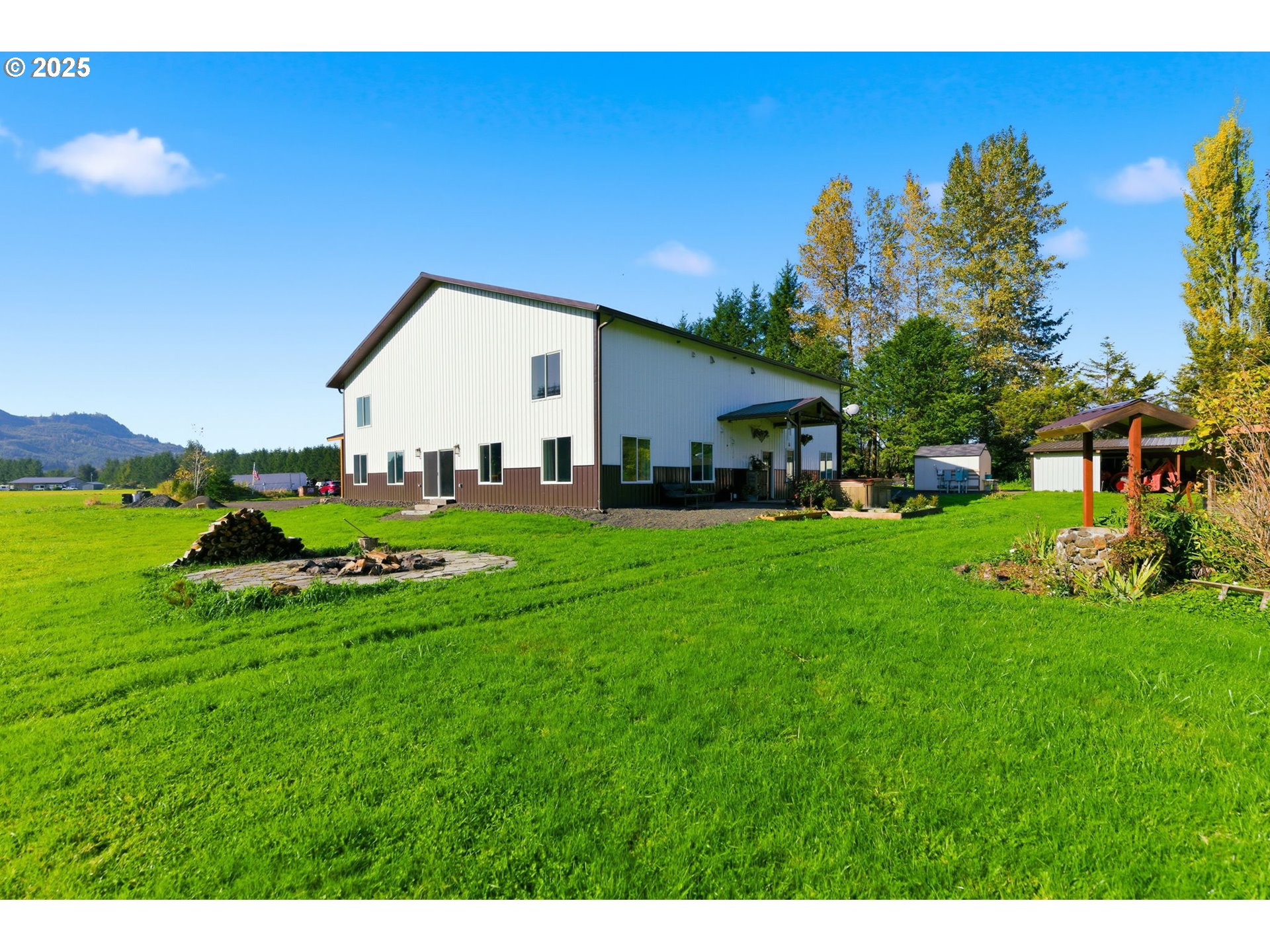 314 East Valley Road Skamokawa, WA 98647 - Photo 35 of 46 a front view of a house with garden