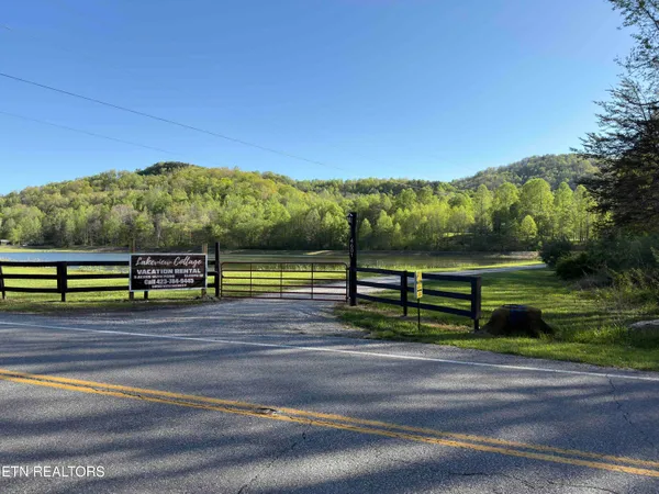 $415,000 | 4601 White Oak Road, Duff, TN 37729