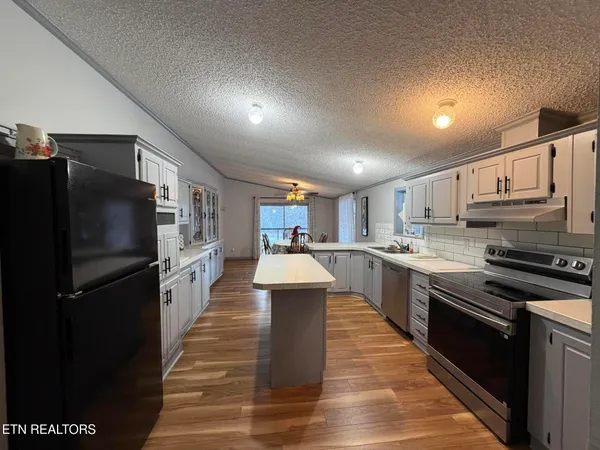 $415,000 | 4601 White Oak Road, Duff, TN 37729