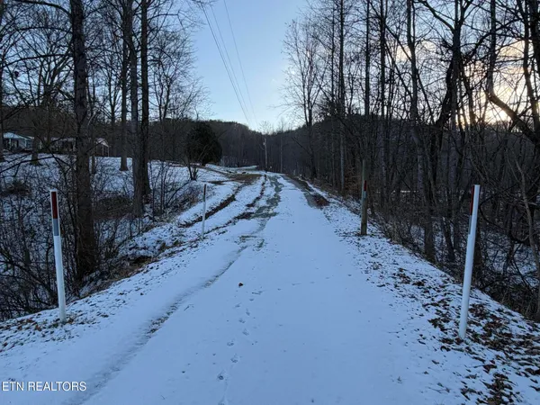 $415,000 | 4601 White Oak Road, Duff, TN 37729