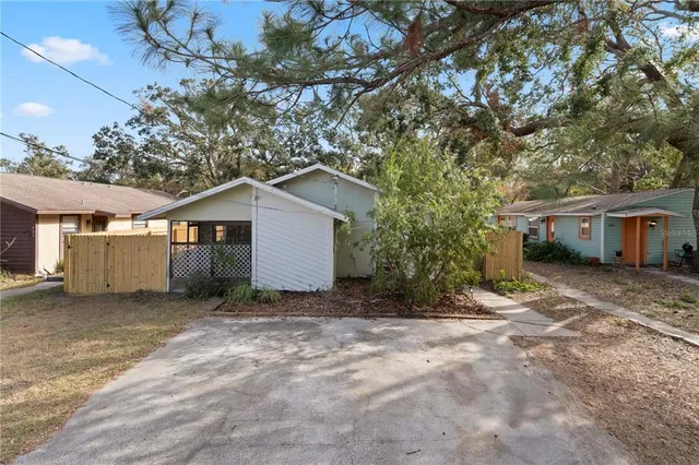$1,850 | 427 2nd Avenue, Dunedin, FL 34698