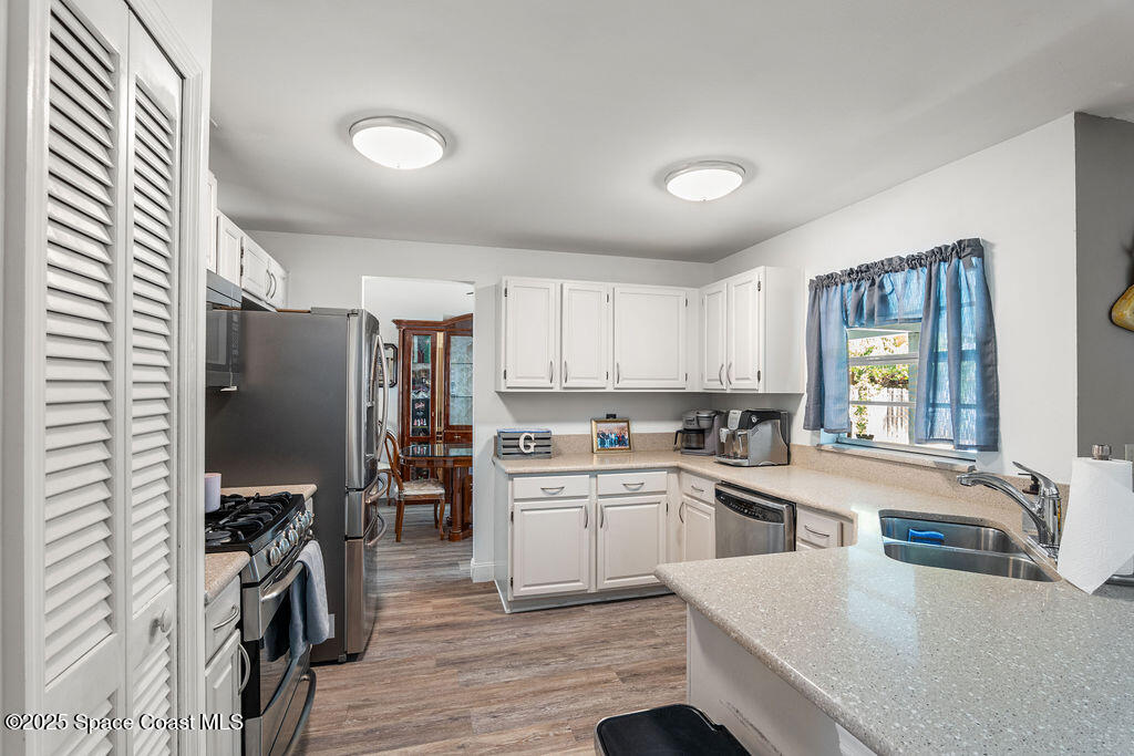 2182 Appalachian Drive Melbourne, FL 32935 - Photo 3 of 16 Eat in Kitchen