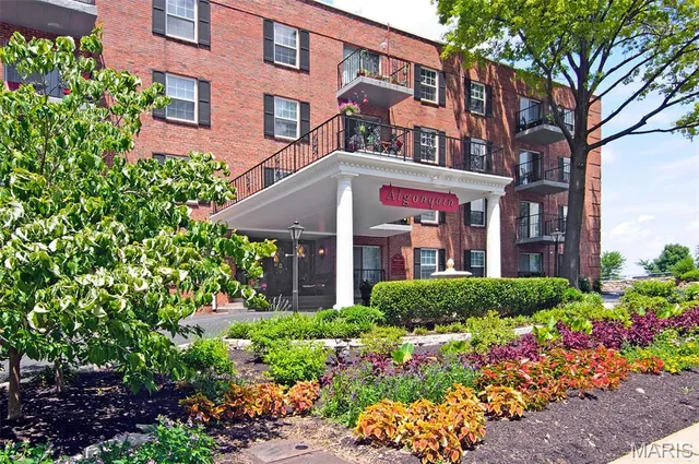 $1,850 | 55 South Gore Avenue, Unit 1H, Webster Groves, MO 63119
