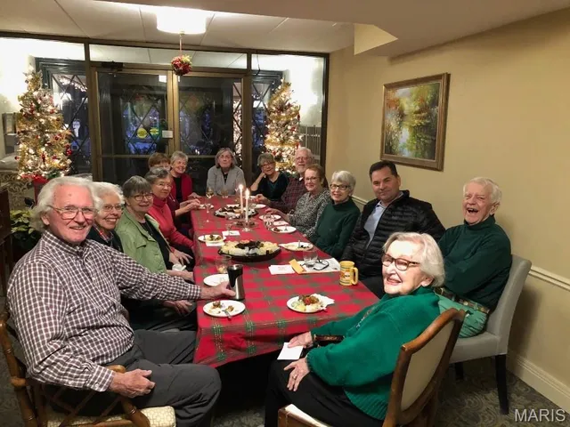 $1,850 | 55 South Gore Avenue, Unit 1H, Webster Groves, MO 63119