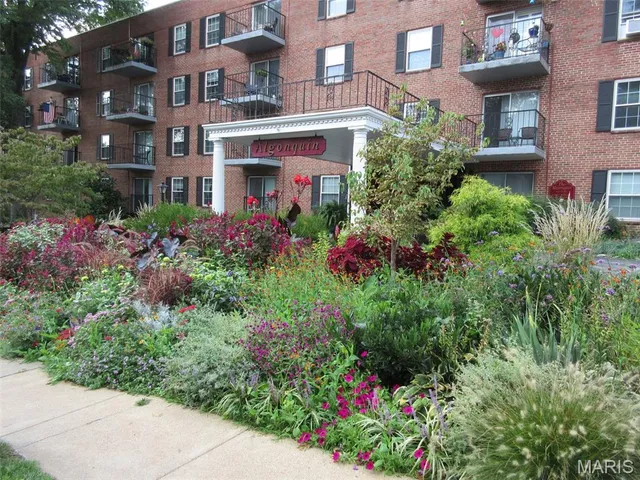$1,850 | 55 South Gore Avenue, Unit 1H, Webster Groves, MO 63119