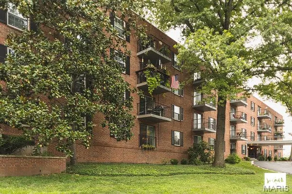 $1,850 | 55 South Gore Avenue, Unit 1H, Webster Groves, MO 63119
