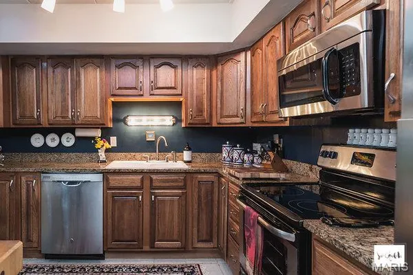 $1,850 | 55 South Gore Avenue, Unit 1H, Webster Groves, MO 63119