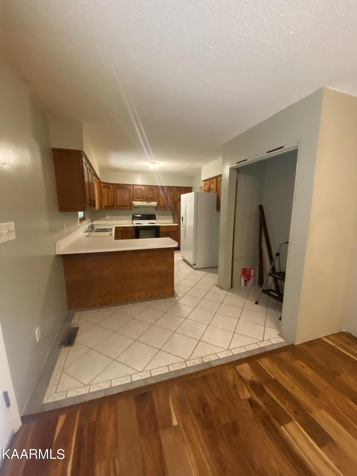 1139 Ridgeview Drive Clinton, TN 37716 - Photo 8 of 37 1139-16