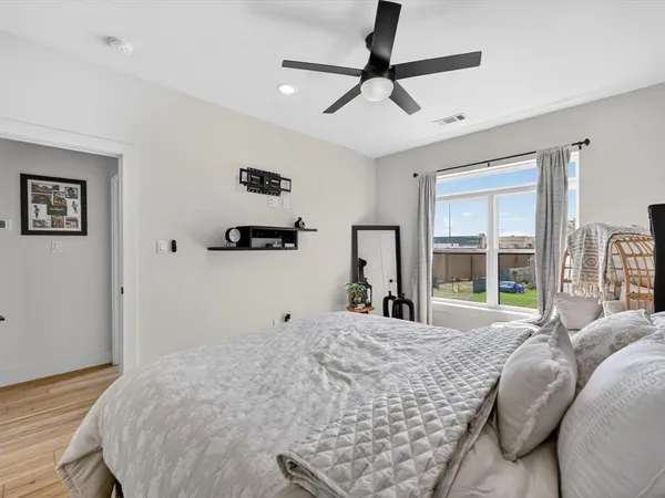 $3,195 | 1941 Glenmore Avenue, Fort Worth, TX 76102