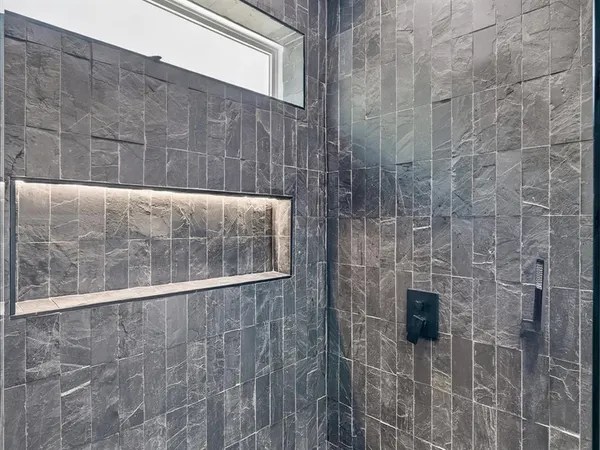 $3,195 | 1941 Glenmore Avenue, Fort Worth, TX 76102