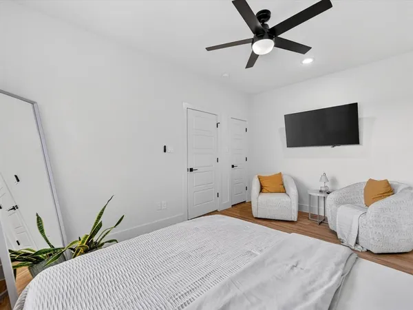 $3,195 | 1941 Glenmore Avenue, Fort Worth, TX 76102