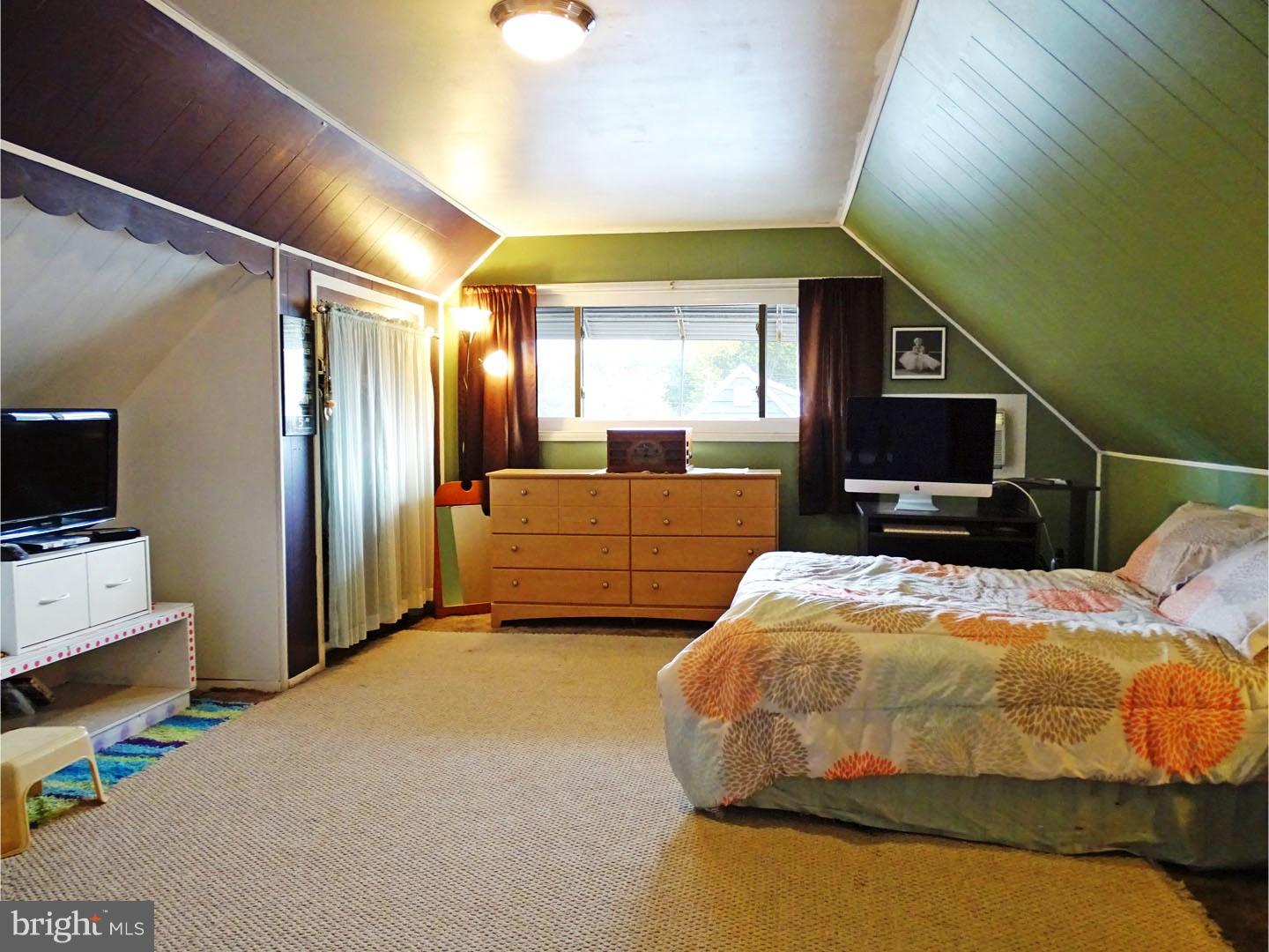 124 Hedge Road Levittown, PA 19056 - Photo 13 of 20 Bedroom 4