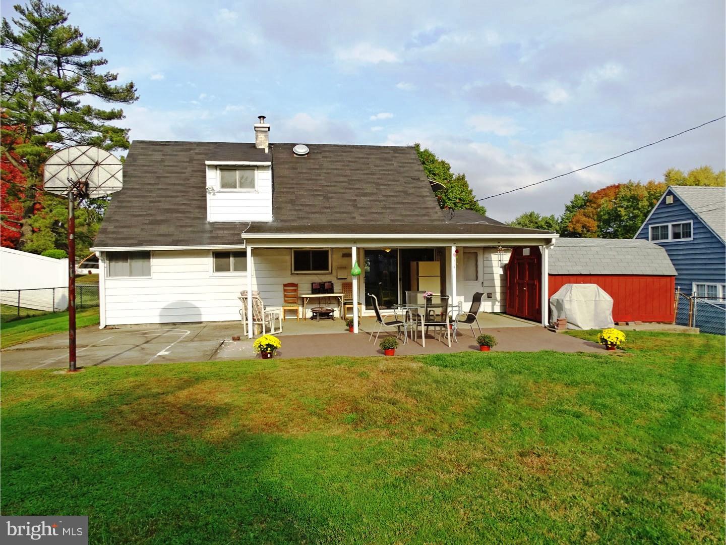 124 Hedge Road Levittown, PA 19056 - Photo 19 of 20 Exterior Back
