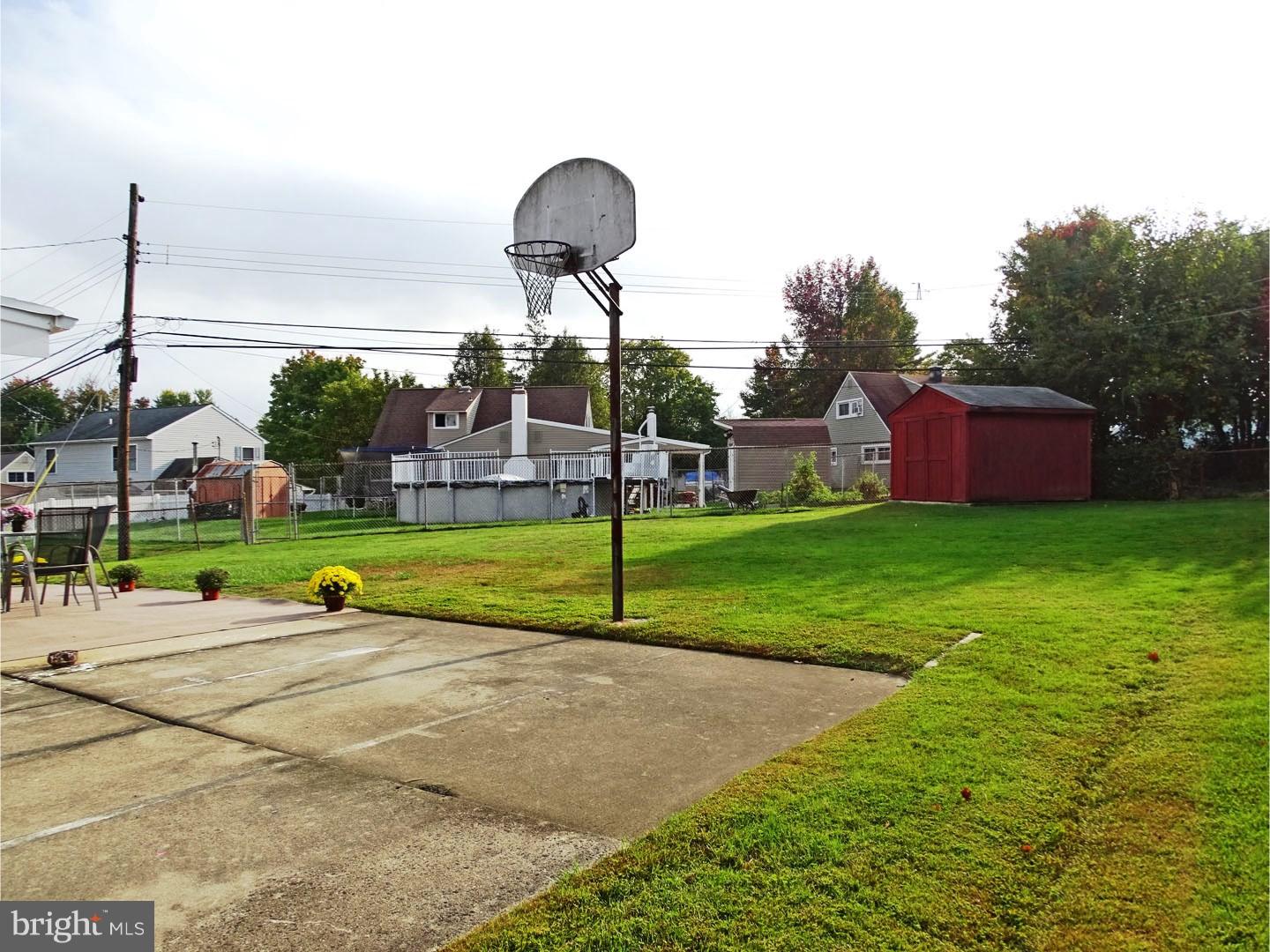 124 Hedge Road Levittown, PA 19056 - Photo 20 of 20 View in Back