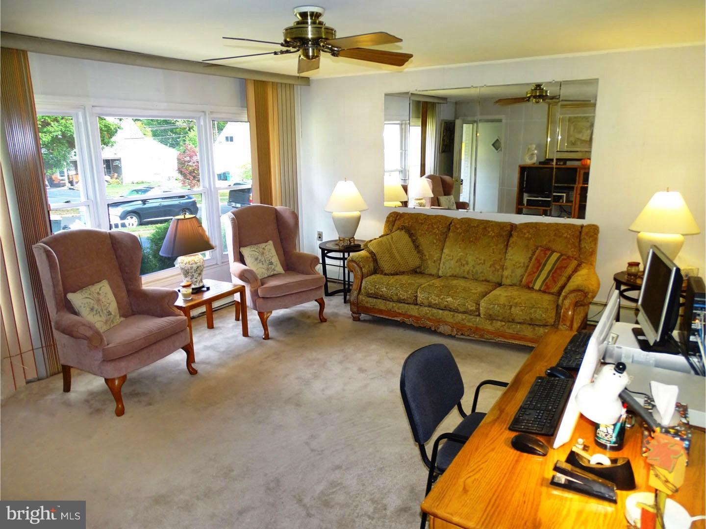 124 Hedge Road Levittown, PA 19056 - Photo 5 of 20 Living Room