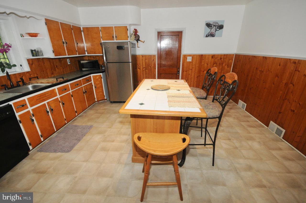 214 Old Forks Road Hammonton, NJ 08037 - Photo 12 of 39 kitchen island side view