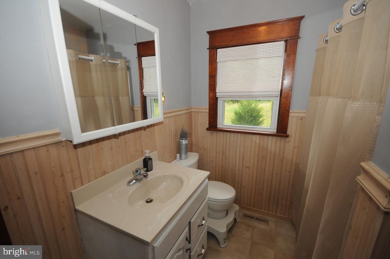 214 Old Forks Road Hammonton, NJ 08037 - Photo 21 of 39 bathroom