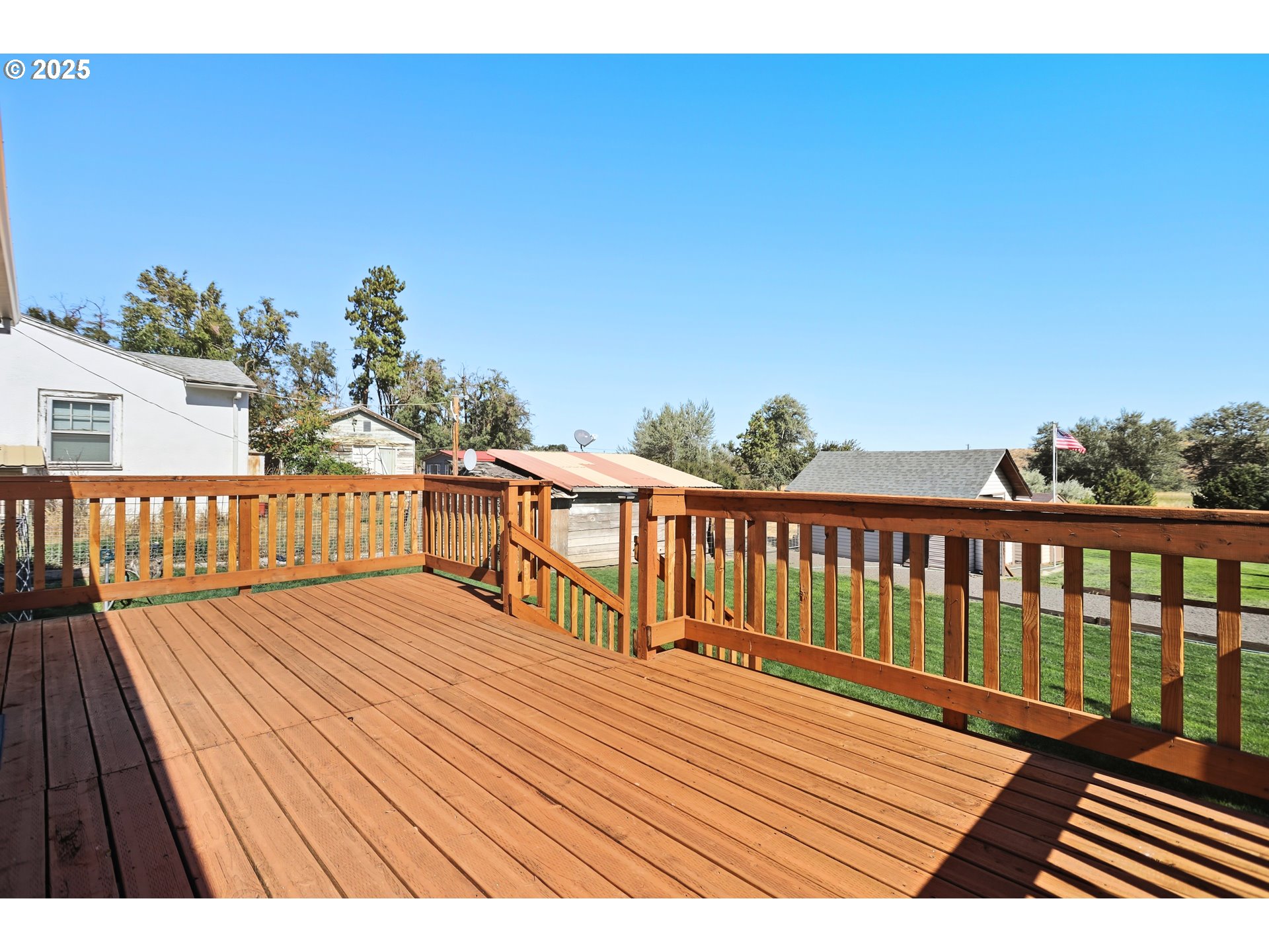 407 Southwest 4th Street Grass Valley, OR 97029 - Photo 30 of 42