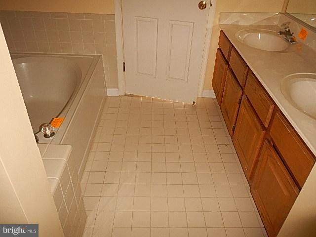 5067 Columbia Road, Unit 1812 Columbia, MD 21044 - Photo 10 of 20 Bath (Master)