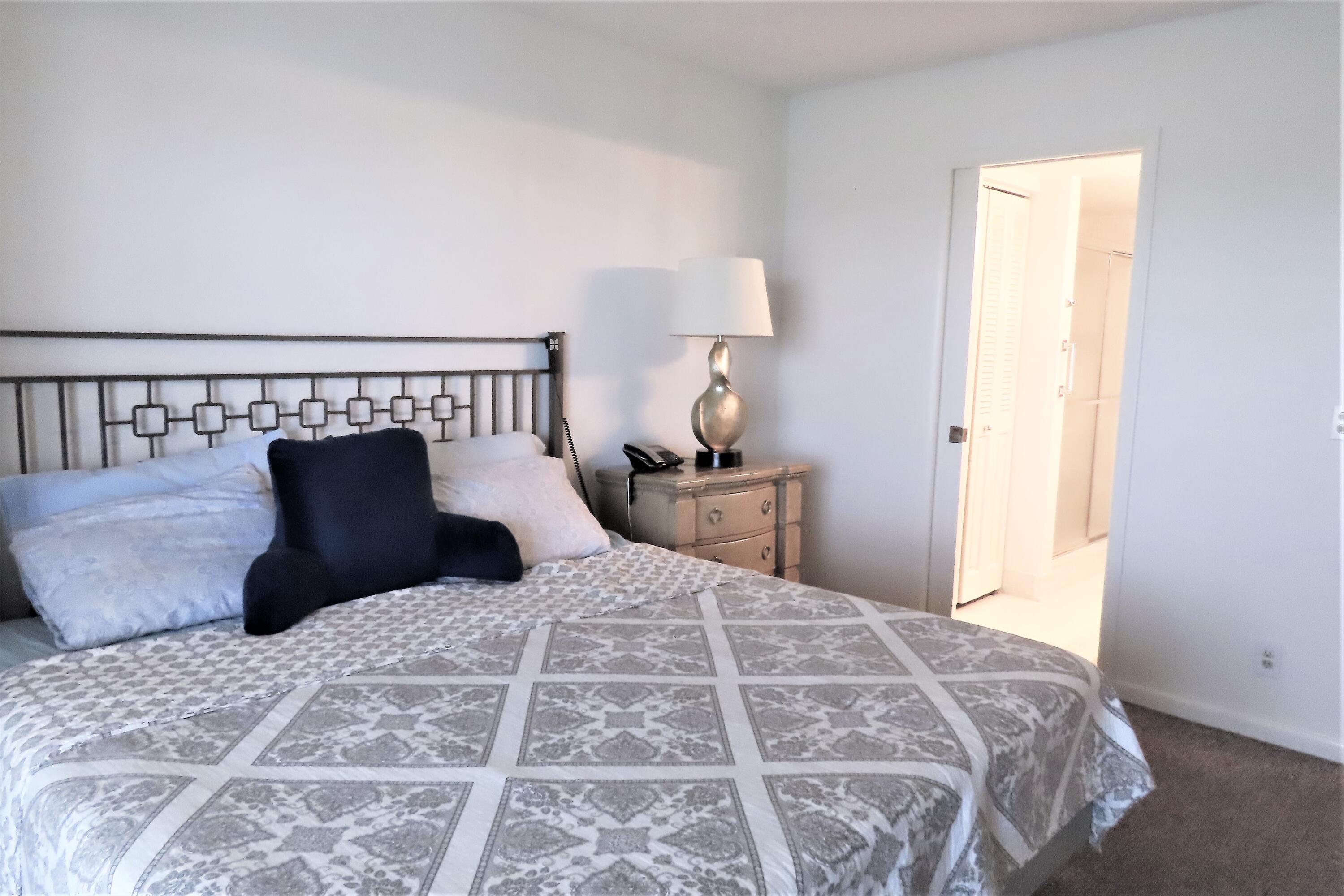 4047 Wolverton C, Unit C Boca Raton, FL 33434 - Photo 21 of 29 IMG_1221
