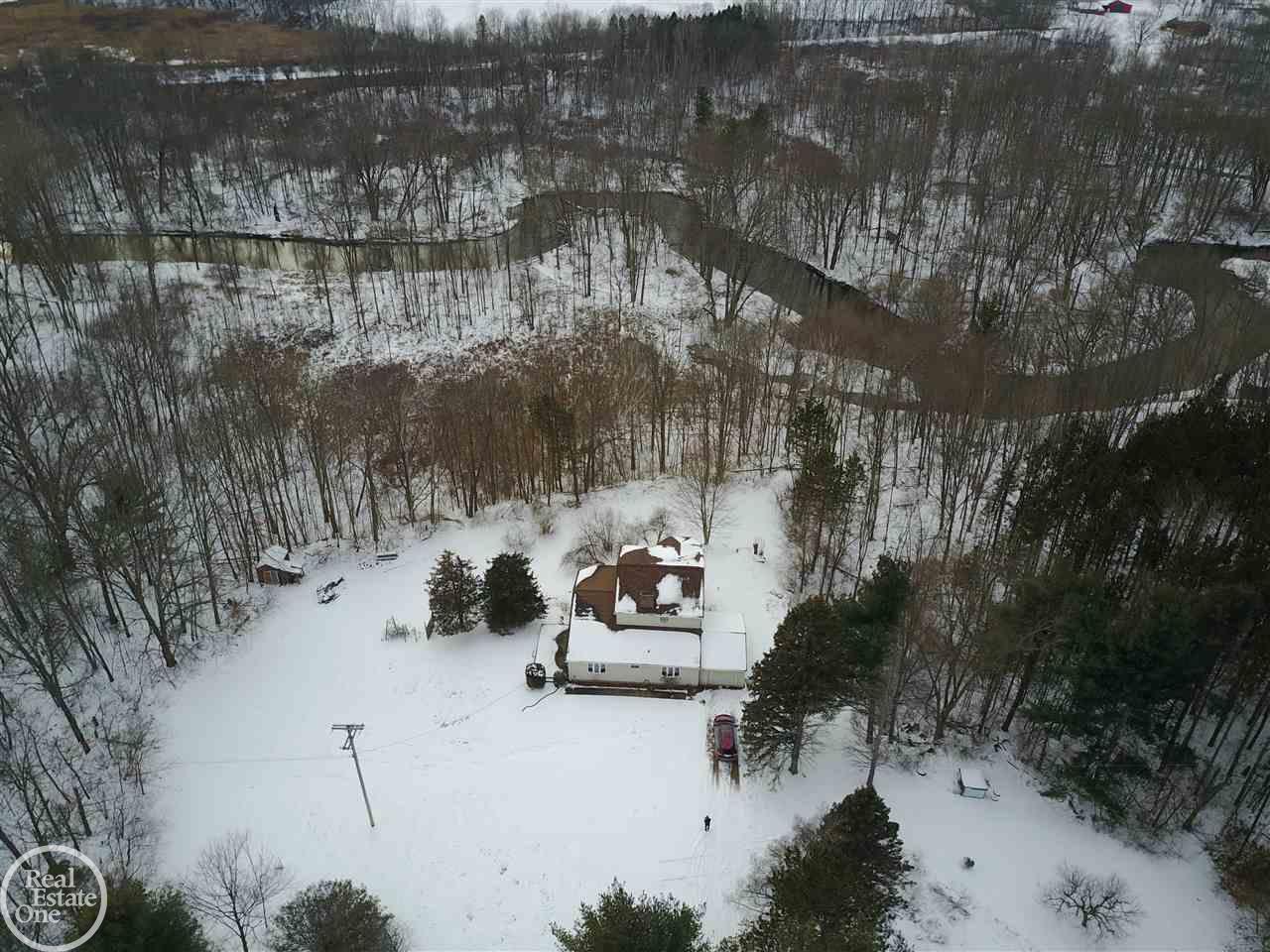 2839 Flint River Road Lapeer, MI 48446 - Photo 35 of 41 50005769-35.JPG