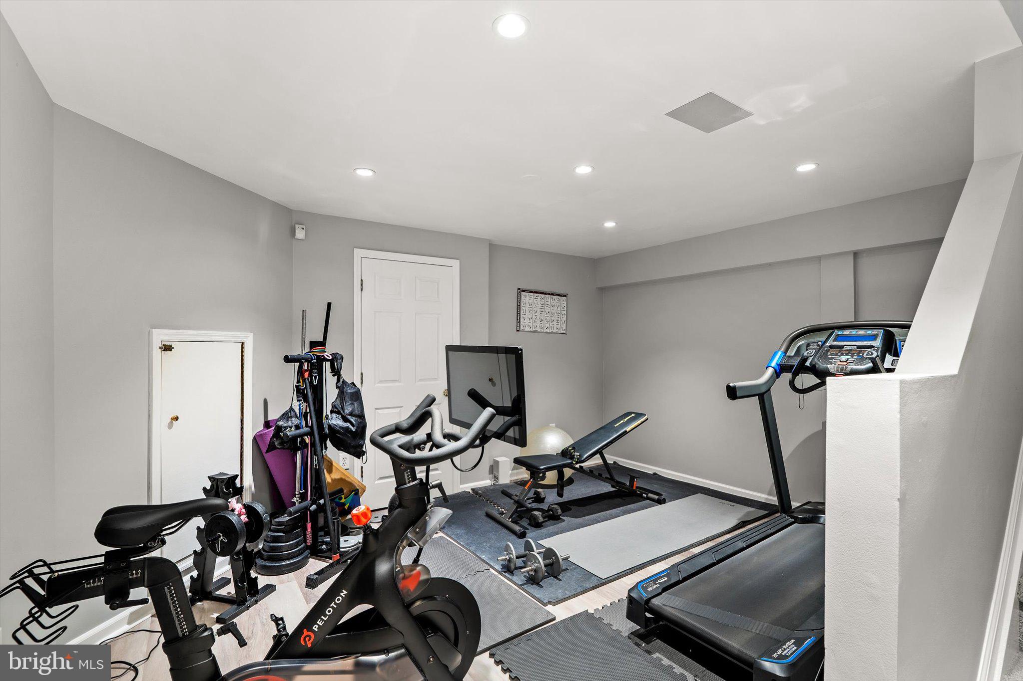 12 Wendover Road East Windsor, NJ 08520 - Photo 32 of 51 Modern home gym