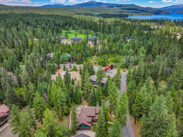 $1,800,000 | 424 Verita Street, McCall, ID 83638
