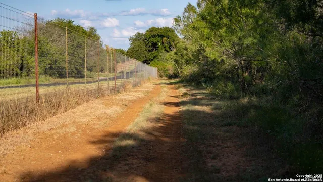 $1,375,000 | 6170 County Road 332, Jourdanton, TX 78026