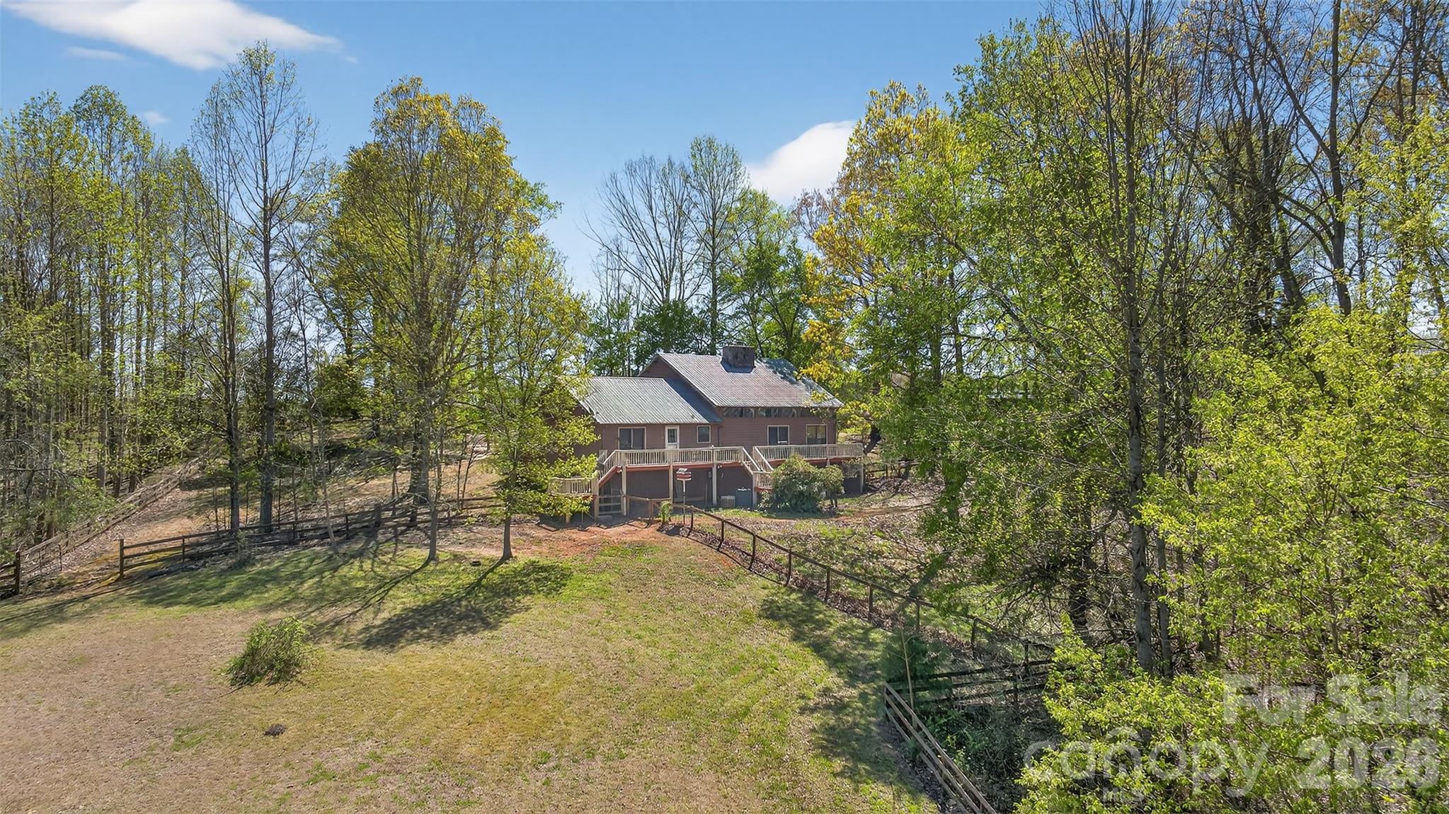 405 Loop Road Campobello, SC 29322 - Photo 2 of 40 Gallery Image 2